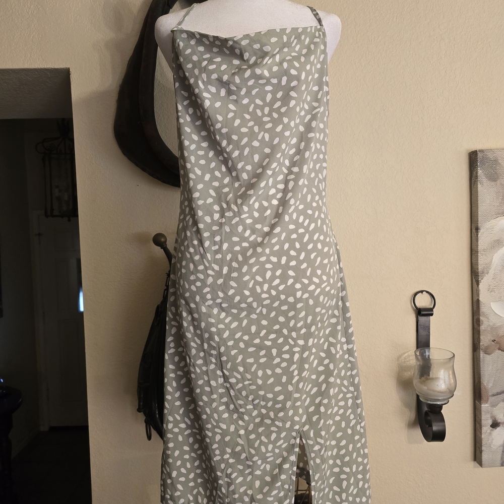 SHEIN Light Sage Green Print Midi Dress